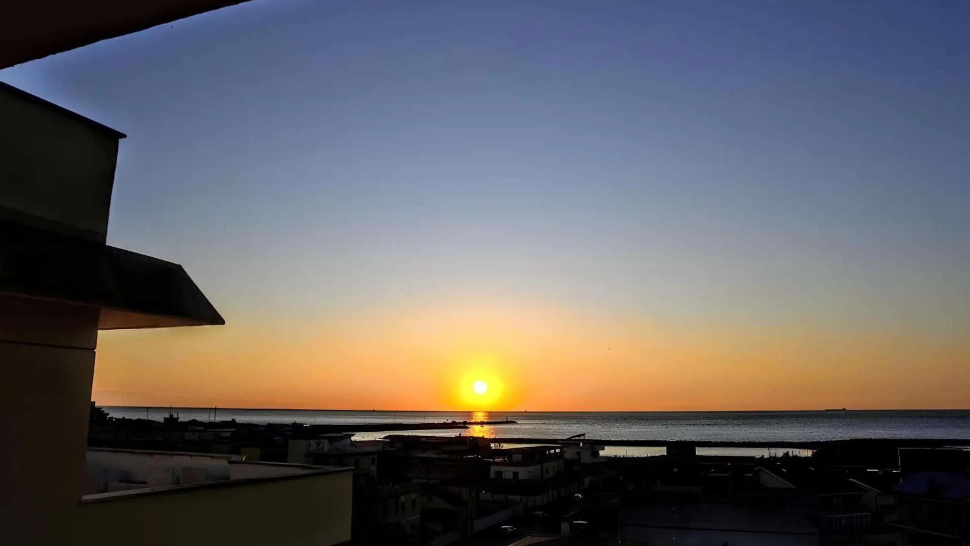 Vuel Sea View House -10 Minutes From The Airport Fiumicino Apartment